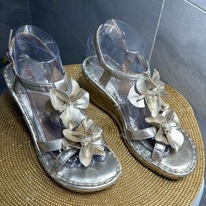 BØRN Gold Espadrilles with Wedge Heel and Ankle Straps. U.S. size 8, Euro 39